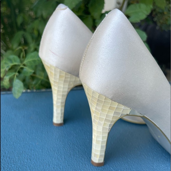 Bridal Shoes - Picture 3 of 9